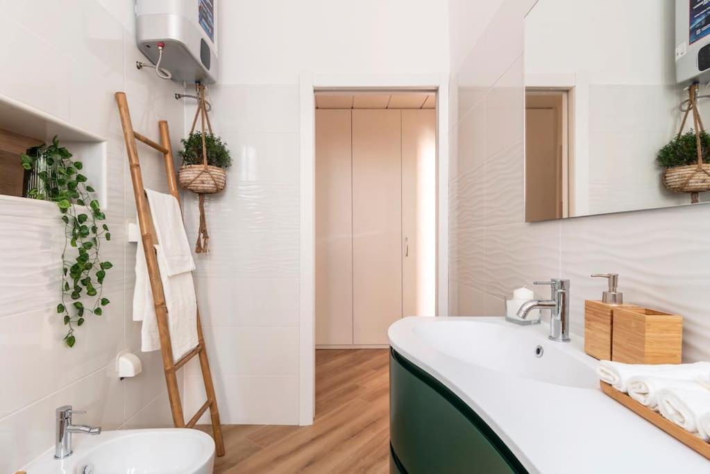 New Jungle & Charming Flat - Zona De Angeli Apartman Milánó Kültér fotó
